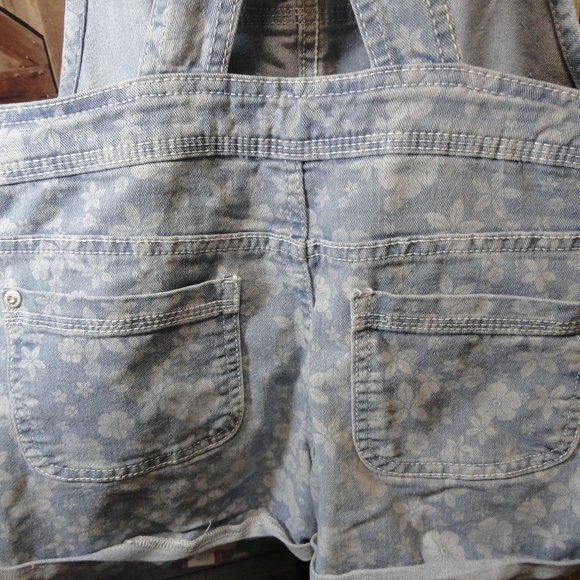 Jordache Distressed Floral Denim Girls Overall Shorts~LG 10-12~Cute~ - Picture 7 of 8